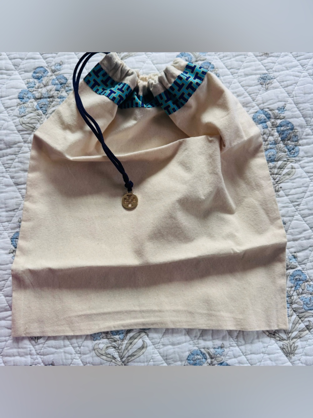 TORY BURCH Canvas Drawstring Dust Bag with Gold Logo Charm